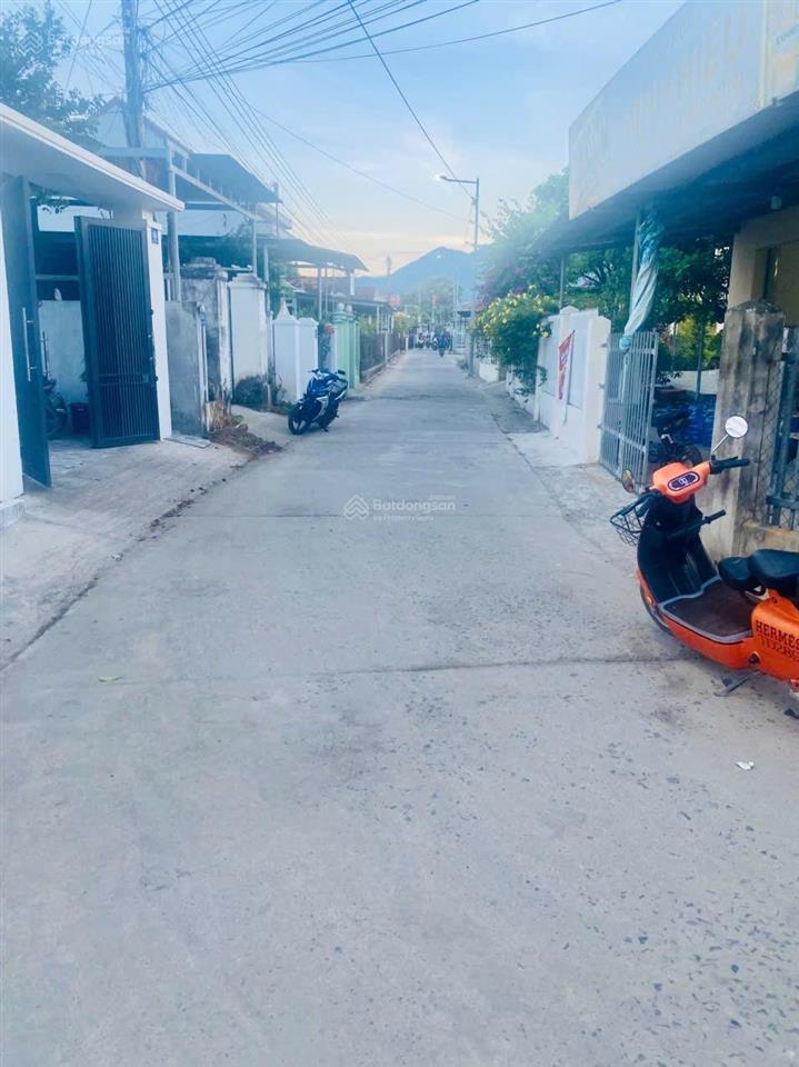 Bán vừa nhà mặt tiền vừa đất cách biển 1km ninh diêm ninh hòa mà chỉ có 2tỷ3