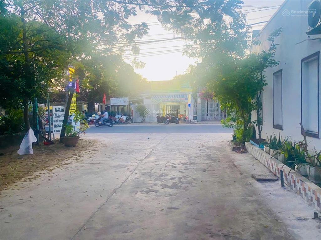 Bán vừa nhà mặt tiền vừa đất cách biển 1km ninh diêm ninh hòa mà chỉ có 2tỷ3