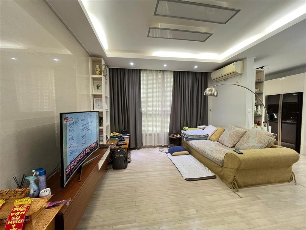 Bán căn 2pn ct4 đồ cơ bản giá tốt cccc hyundai hillstate