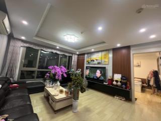 Bán căn 139m2 đồ cơ bản rất mới ban công đông nam cccc hyundai hillstate