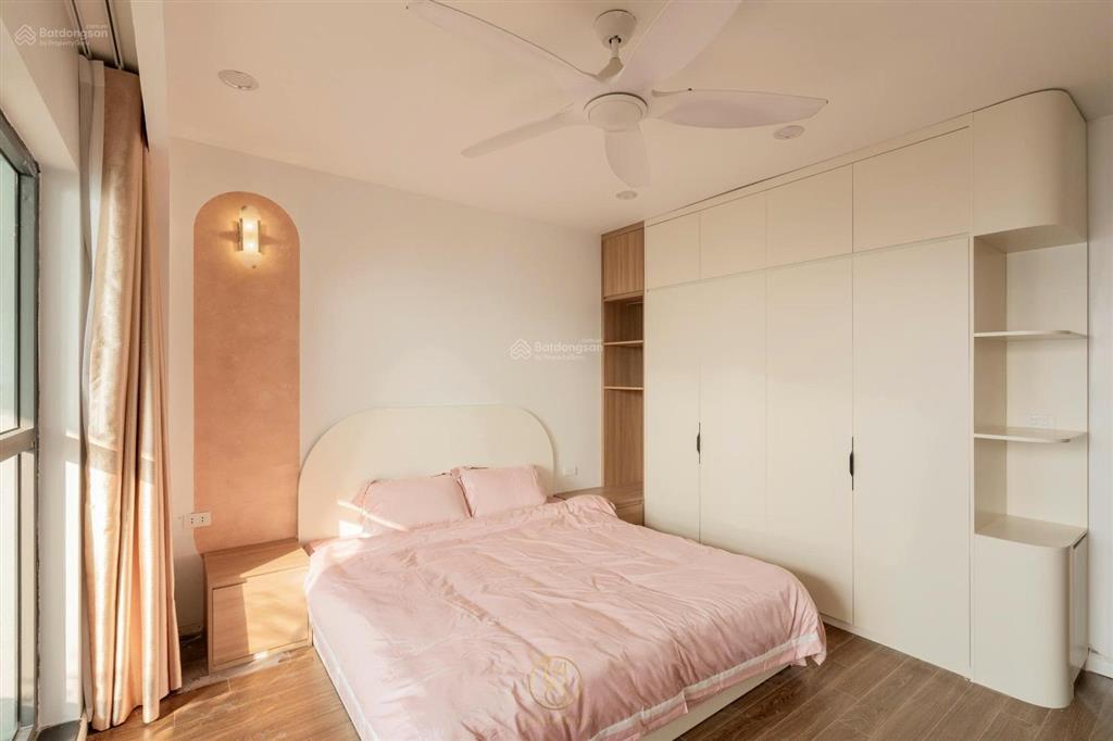 Bán gấp căn 118m2 full đồ đẹp k50 ban công vườn treo