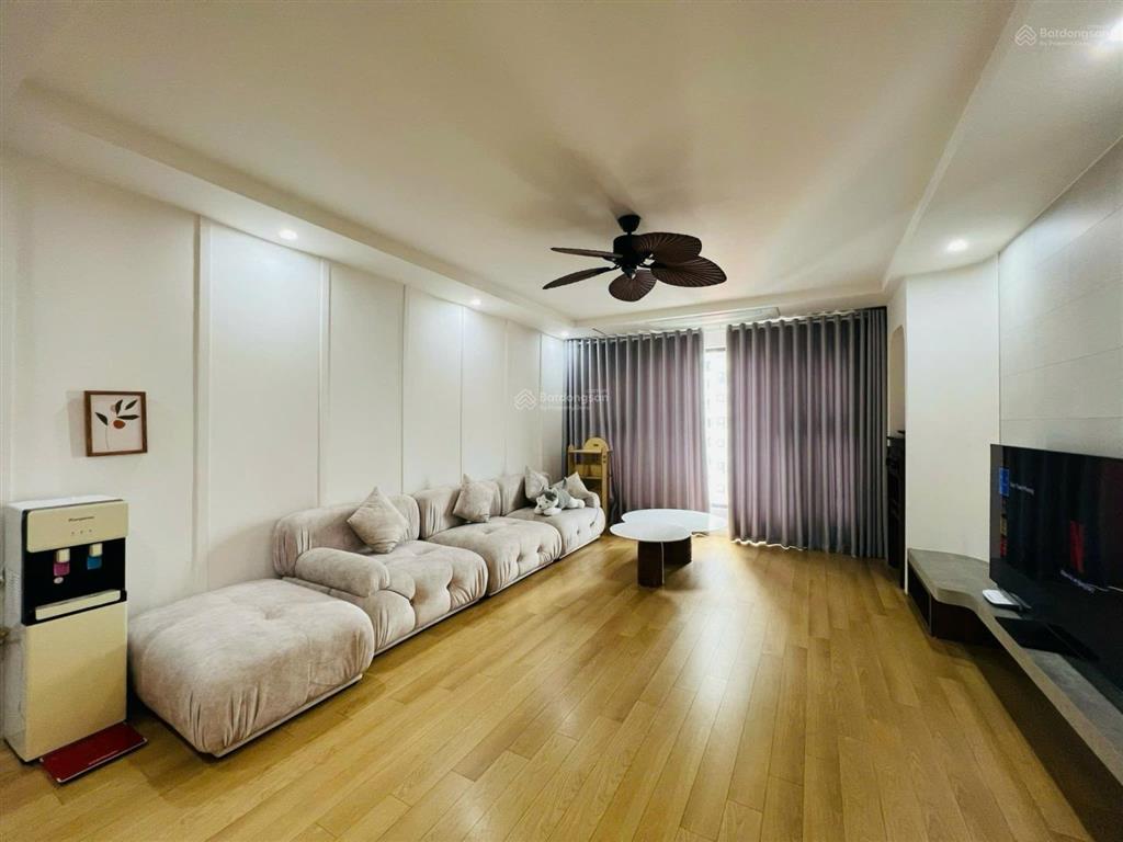 Bán căn góc 111m2, đồ cơ bản rất rẻ la casta văn phú