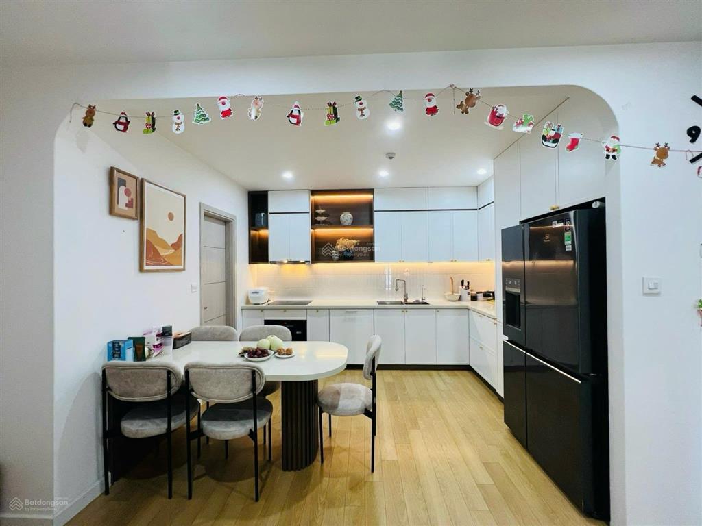 Bán căn góc 111m2, đồ cơ bản rất rẻ la casta văn phú