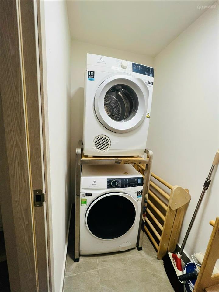 Bán căn góc 111m2, đồ cơ bản rất rẻ la casta văn phú