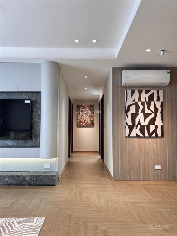 Bán gấp căn góc 143m2 full đồ đẹp ban công đông nam hpc landmark