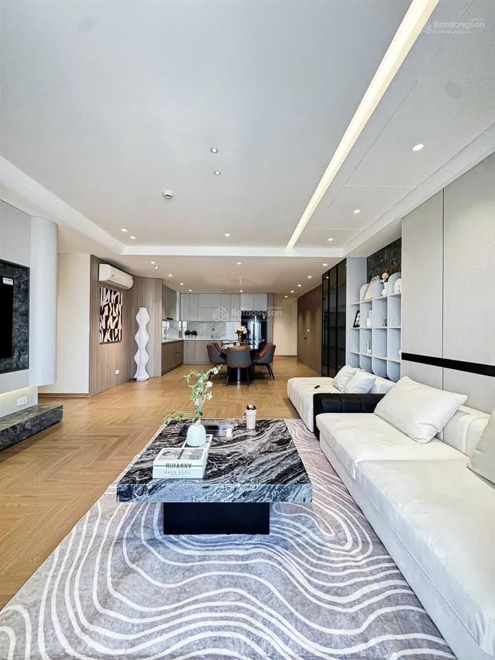 Bán gấp căn góc 143m2 full đồ đẹp ban công đông nam hpc landmark