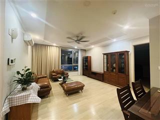 Bán căn 139m2 đồ cơ bản rất mới ban công đông nam cccc hyundai hillstate