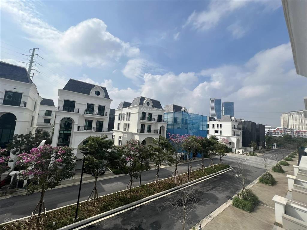 Siêu hót bán căn 360m2 le jardin nhà nguyên bản vị trí siêu đẹp ngay mặt ngoài