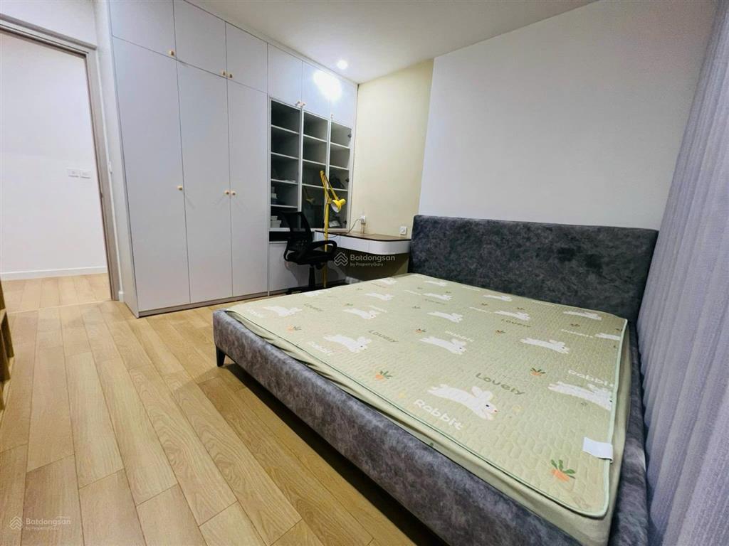 Bán căn góc 111m2, đồ cơ bản, rất rẻ la casta văn phú