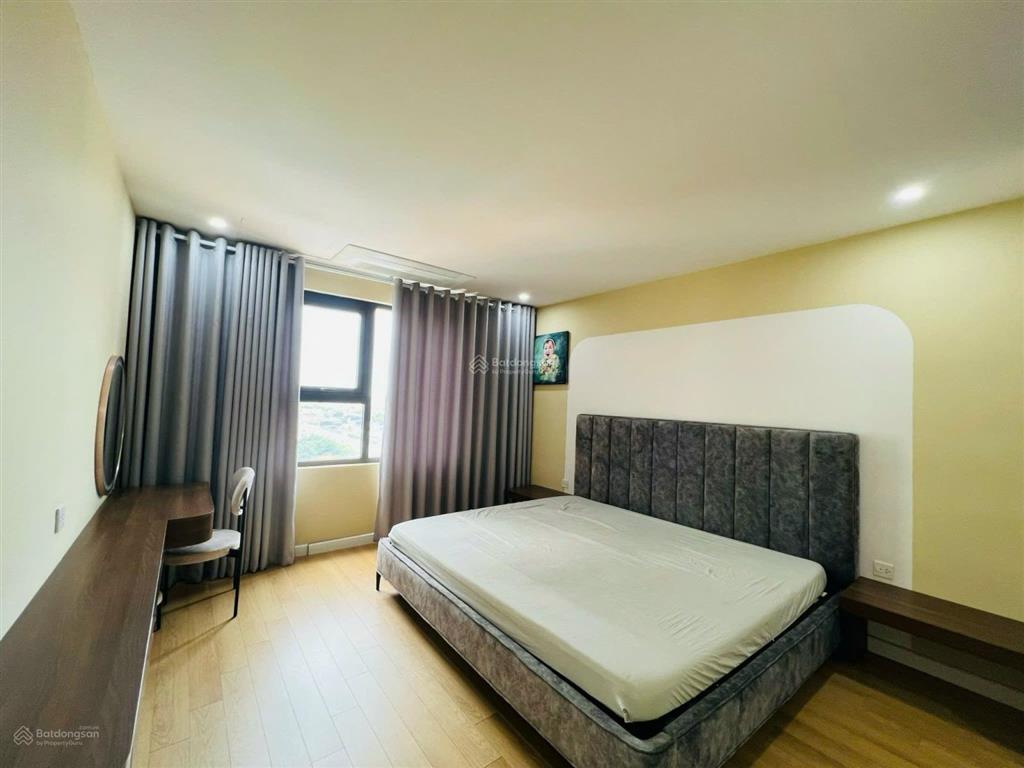 Bán căn góc 111m2, đồ cơ bản, rất rẻ la casta văn phú