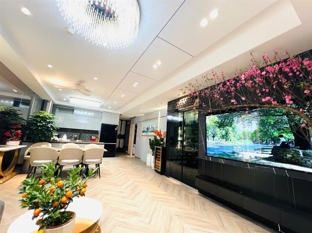 Bán gấp căn góc 143m2 full đồ đẹp ban công đông nam hpc landmark giá nào cũng bán