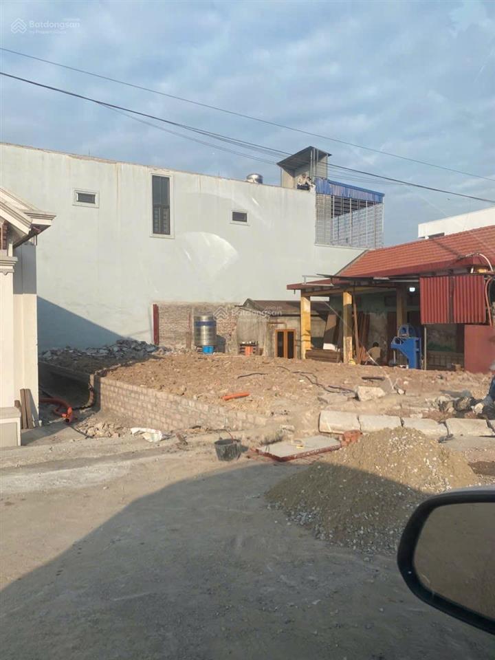 Bán lô đất mặt đường đỗ mười ngang 7m vuông vắn, nằm ngay ngã tư rất đẹp