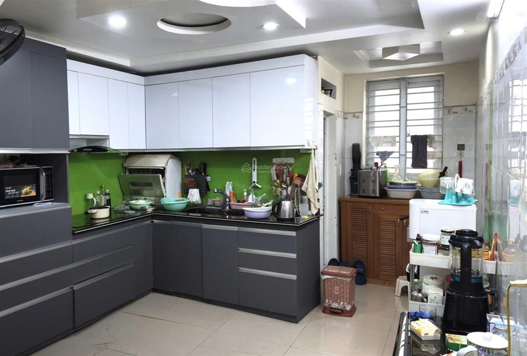 Bán nhà dân miếu hai xã có nội thất gắn tường