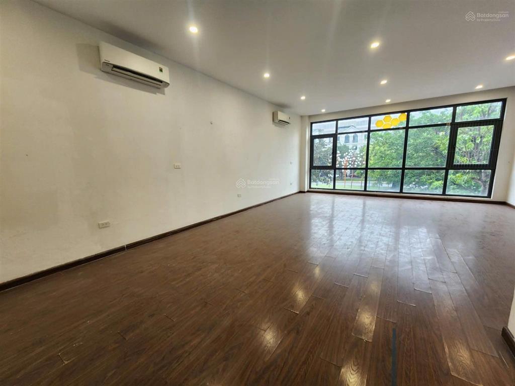 20.5tỷ! nhà phố khu ngọc trai mặt đường 52m kinh doanh sầm uất cho thuê 30tr/tháng vinhomes gia lâm