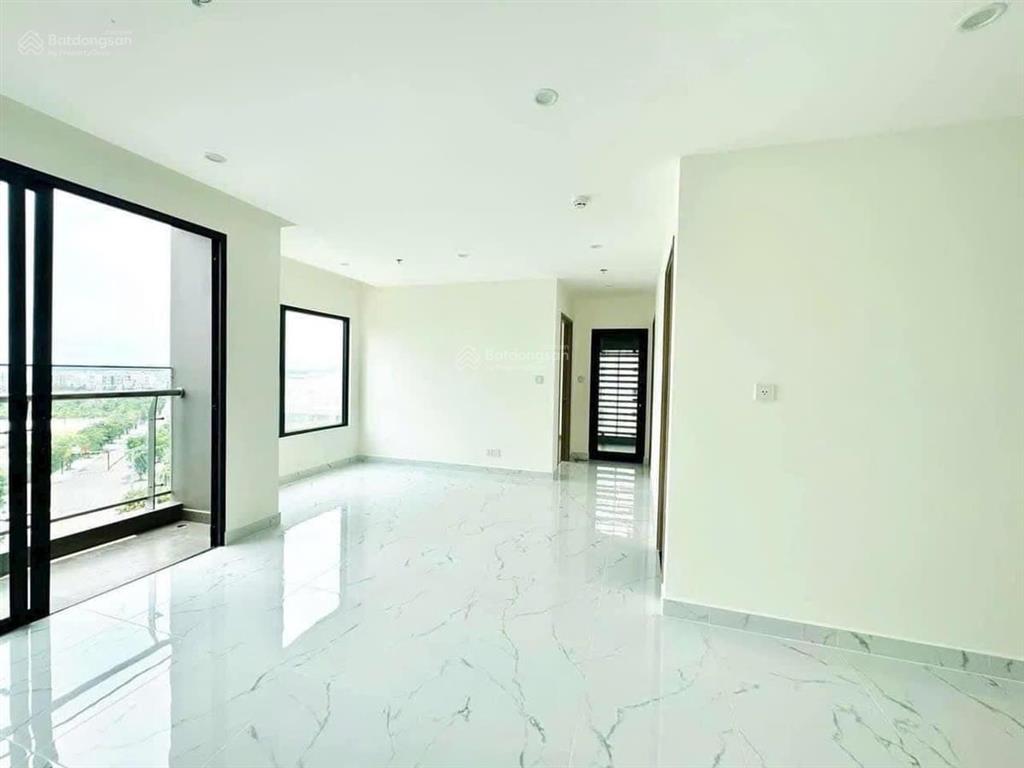 Chính chủ ngộp bank giảm sâu còn 3.75 tỷ căn 2pn + 70m2 tầng thấp, tòa s10 the origami, ck 1,75 tỷ