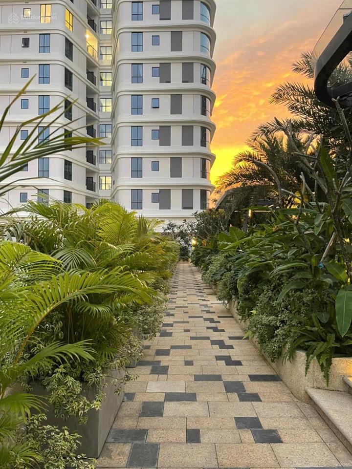 Tôi bán 4pn thu thiem zeit view sala, ban công dài. 46 tỷ gồm sổ thuế phí.  uyên lê