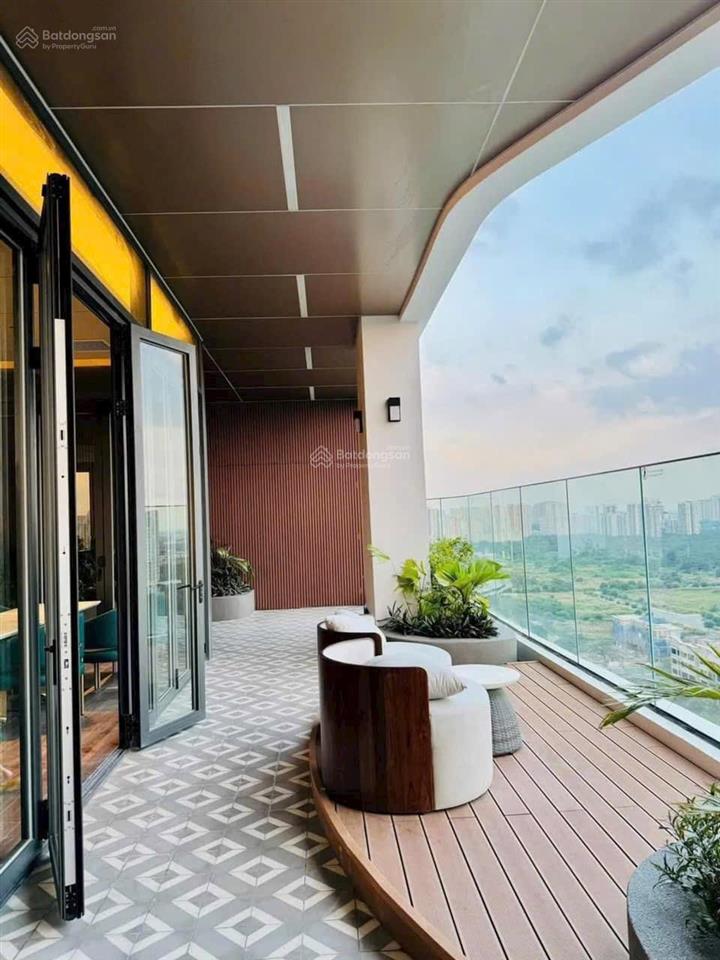 Tôi bán 4pn thu thiem zeit view sala, ban công dài. 46 tỷ gồm sổ thuế phí.  uyên lê