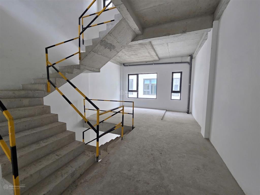 Cần tiền chủ cần bán gấp nhà phố the classia. giá 14,2 tỷ. giá thật không ảo. xem nhà liền