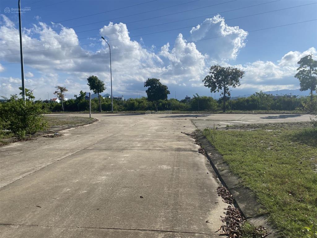 Cần tiền bán gấp lô đất dự án golden hills 7m5  giá chỉ 26tr/m2 bằng đường 5m5 hoà liên .