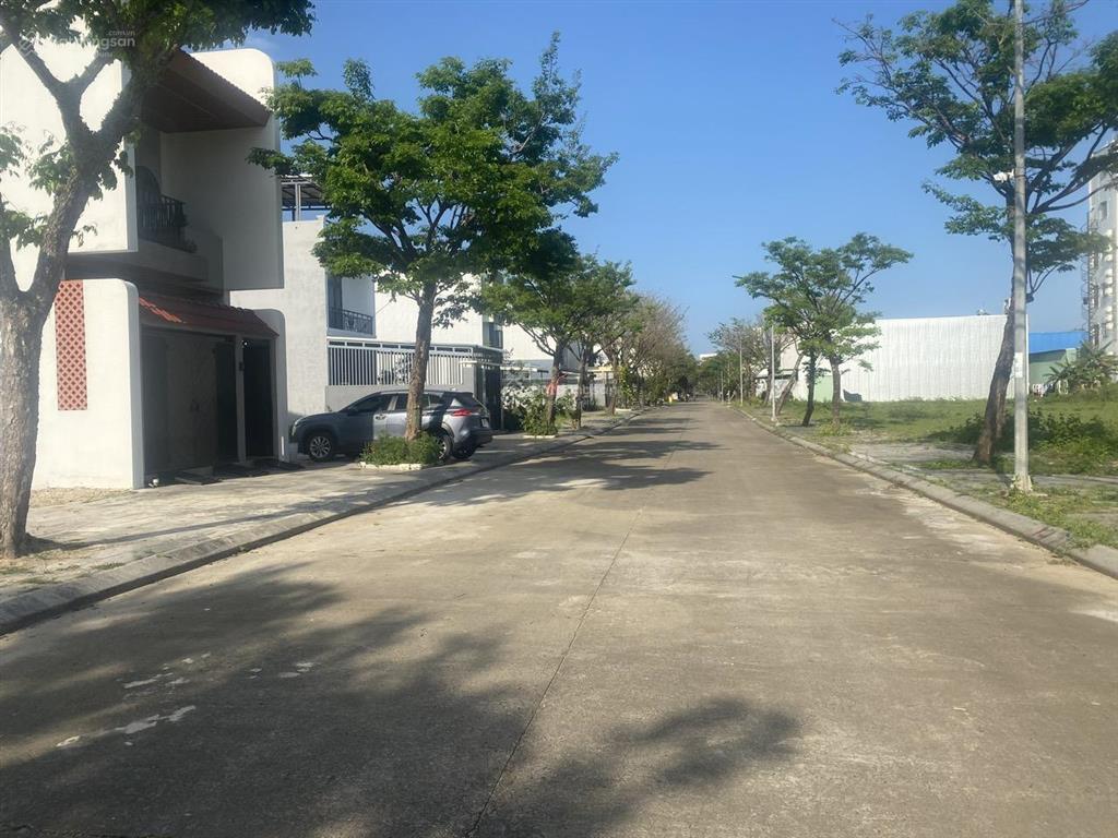 Golden hills khu a1  ngay đại lộ 15m đường 7m5 vỉa hè 4m. diện tích 125m2 sổ hồng chính chủ