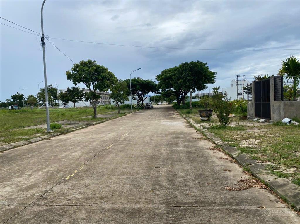Khu a4 golden hills 01 lô hiếm có giá rẻ diện tích 125m2 đường  7m5
