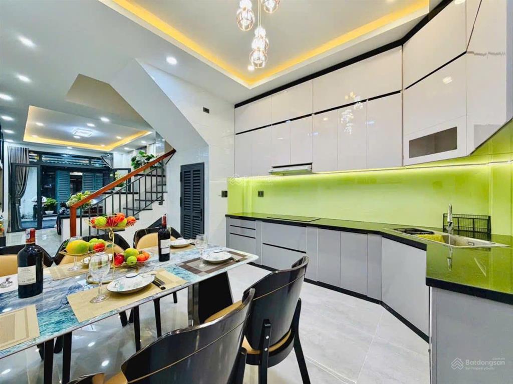 Hẻm xe hơi  ngay emart phan huy ích  50 m2  4 tầng  7.89 tỷ