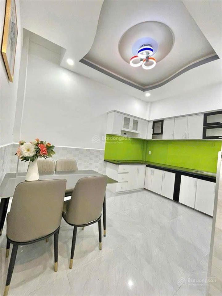 Hẻm xe hơi vf3  ngay công viên làng hoa  phạm văn chiêu  40 m2  4.97 tỷ