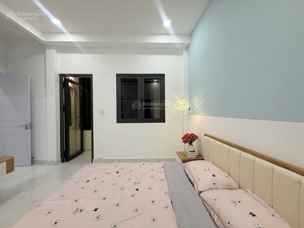 Thích quảng đức  hẻm xe hơi tránh  60 m2  9.5 tỷ
