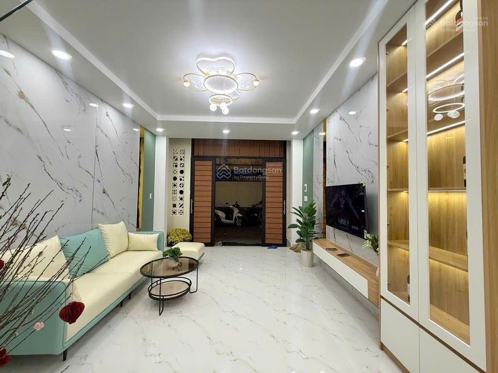 Thích quảng đức  hẻm xe hơi tránh  60 m2  9.5 tỷ