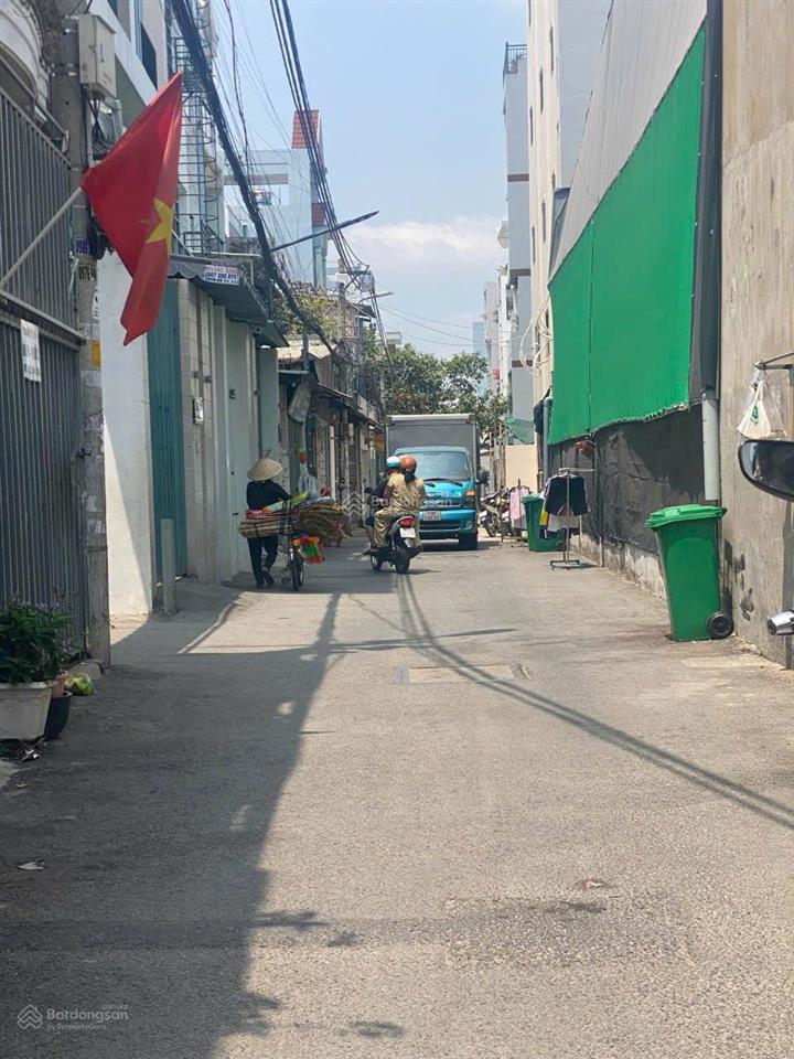 Bán gấp  hẻm xe hơi tránh  ngay emart phan huy ích  50 m²  5.59 tỷ