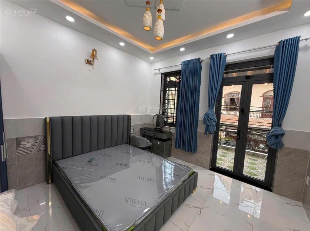 Bán gấp  hẻm xe hơi tránh  ngay emart phan huy ích  50 m²  5.59 tỷ