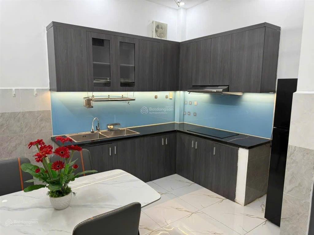 Bán gấp  hẻm xe hơi tránh  ngay emart phan huy ích  50 m²  5.59 tỷ