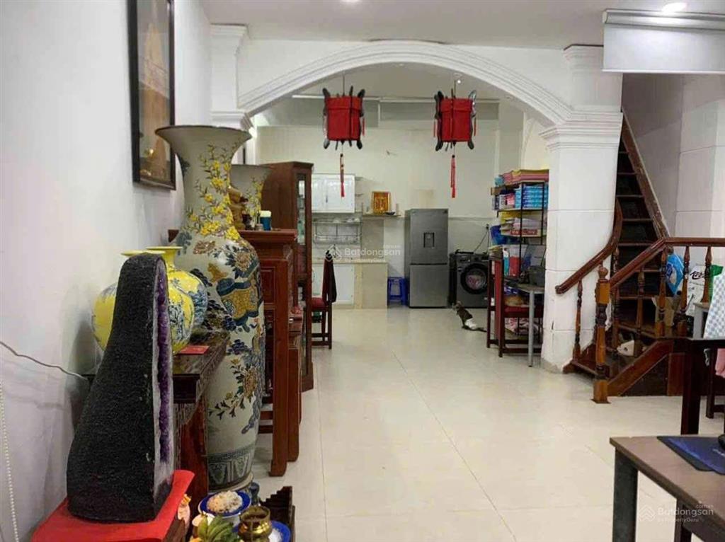 Bán gấp  gần mặt tiền  hồ văn huê  37 m2  2 tầng  5.99 tỷ