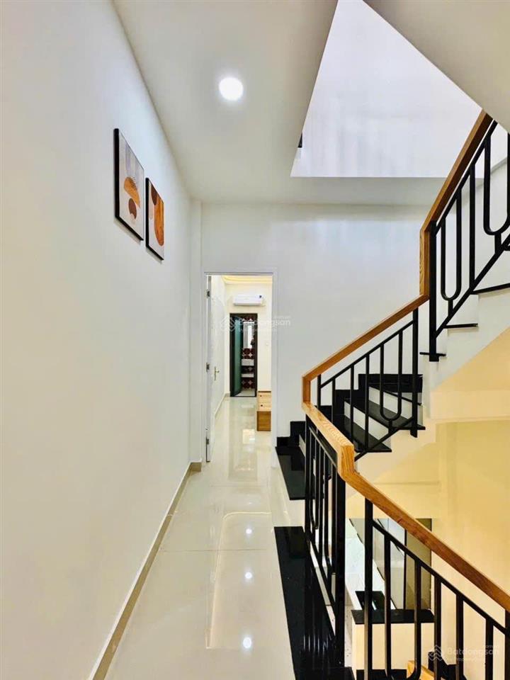 Ngay ngã 4 phú nhuận  gần mt nguyễn kiệm  45 m2  3 tầng  chỉ hơn 6 tỷ