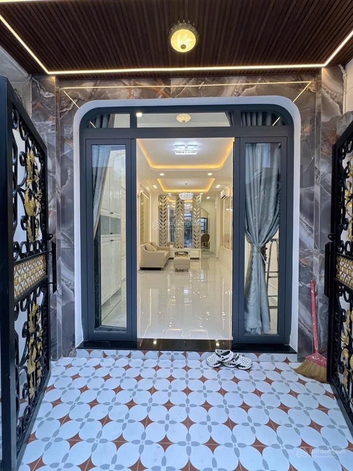 Gần mặt tiền phan xích long 50m2, 5 tầng (3,35x15m) 4pn, 6wc, 3 sân thượng. giá chỉ 8,9 tỷ