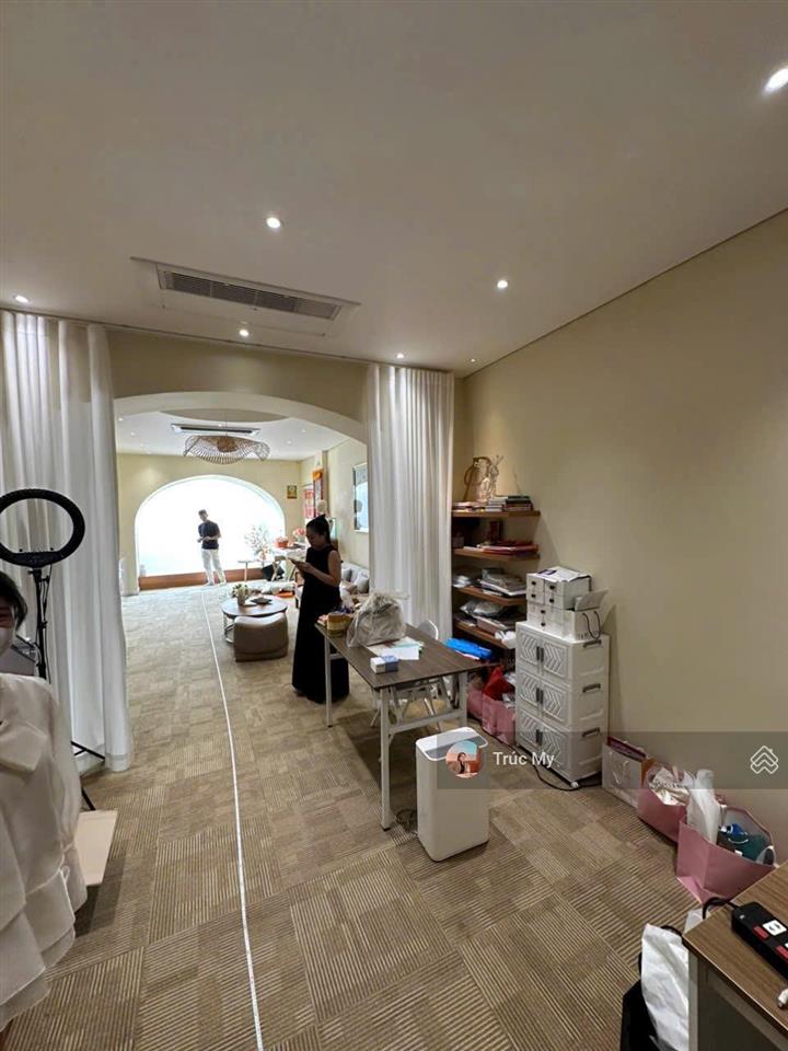 Cho thuê mặt tiền siêu đẹp đường lý tự trọng  đồng khởi, bến nghé, quận 1, ngang 5m