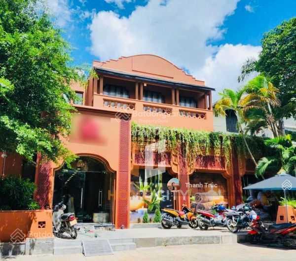 Nhà mặt tiền huỳnh văn bánh  lê văn sỹ p12 phú nhuận đường 2 chiều.