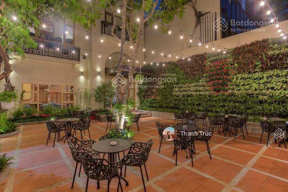 Nhà mặt tiền huỳnh văn bánh  lê văn sỹ p12 phú nhuận đường 2 chiều.