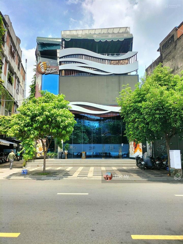 Nhà mặt tiền nổi bật trên trục thương mại trung tâm võ thị sáu