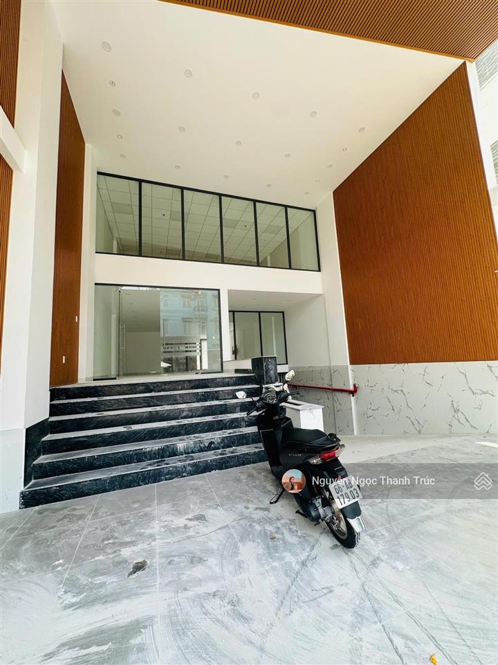 Cho thuê tòa nhà mặt tiền tân sơn nhì, quận tân phú hầm 6 lầu thang máy 200 triệu/tháng