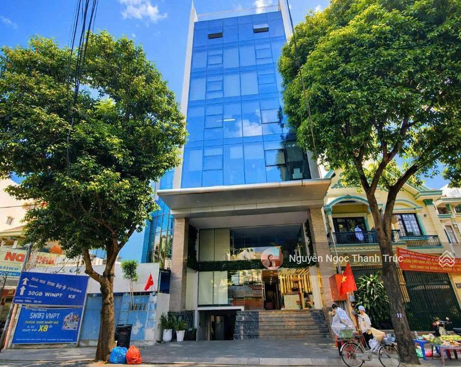 Nhà mới xây hồng hà tân bình | gần sân bay  hầm trệt 4 lầu sân thượng