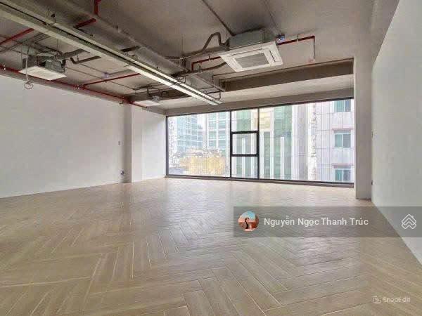 Tòa nhà văn phòng mặt tiền cộng hòa  vị trí đẹp, 6 tầng có thang máy