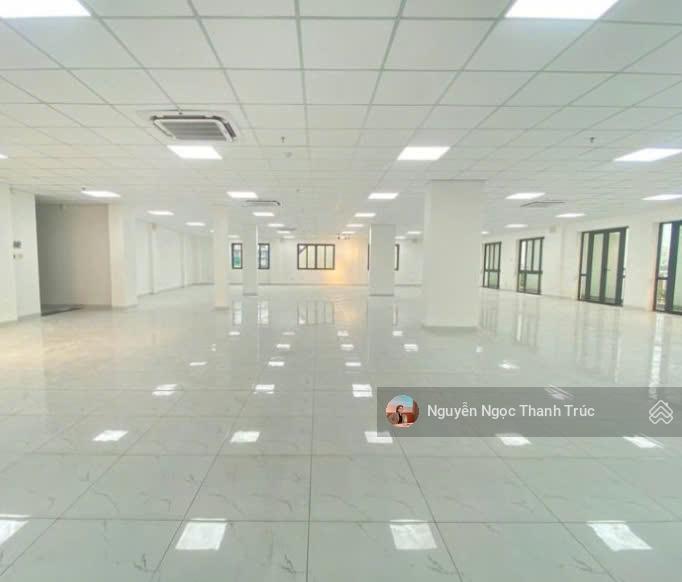 Cho thuê tòa nhà trần bình trọng q5  ngang 12m  190 triệu