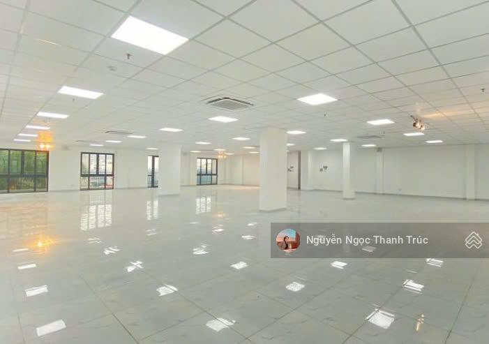 Cho thuê tòa nhà trần bình trọng q5  ngang 12m  190 triệu