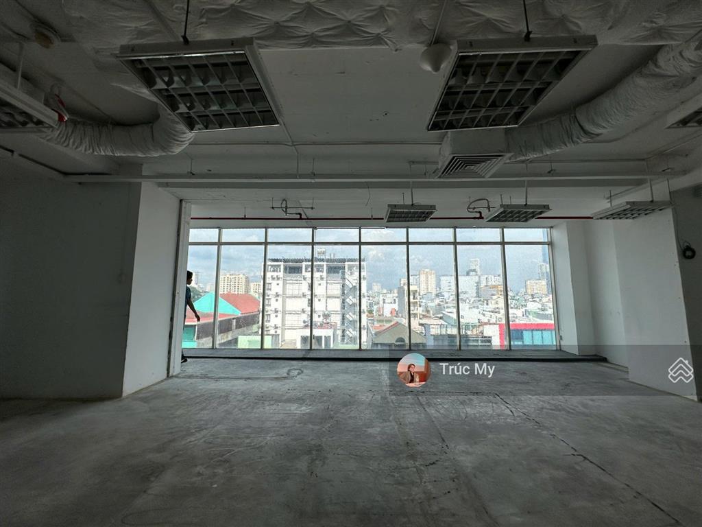 Cho thuê tòa nhà mặt tiền nguyễn văn cừ, nguyễn cư trinh, dt 8x20m trệt 4 lầu 200 triệu/tháng