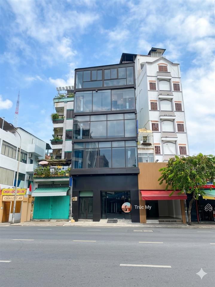 Cho thuê tòa nhà mặt tiền nguyễn văn cừ, nguyễn cư trinh, dt 8x20m trệt 4 lầu 200 triệu/tháng