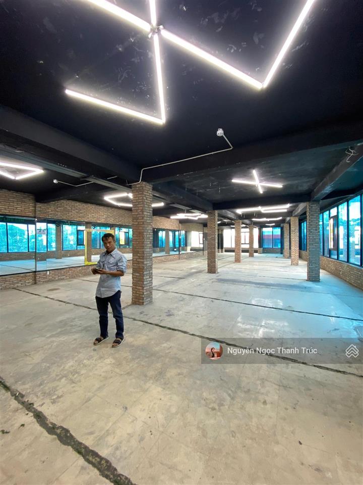 Siêu phẩm góc 2 mặt tiền đồng đen, tân bình  ngang 30m hiếm có