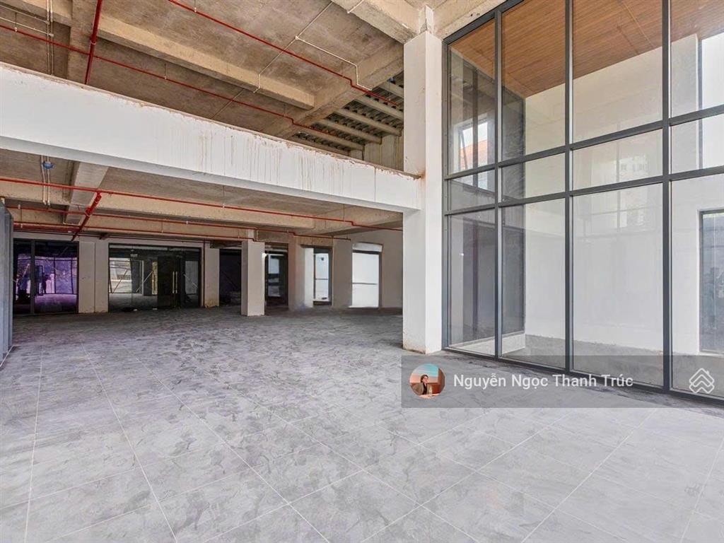 Building nguyễn đình chiểu, q3  nhà mới sửa, 6 tầng