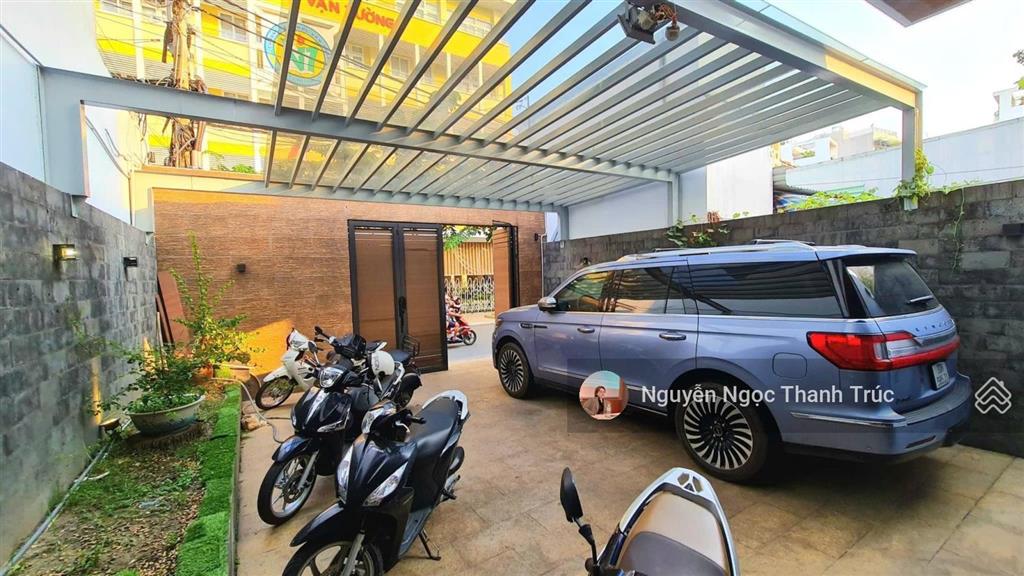 Cho thuê tòa nhà mặt tiền hồ biểu chánh, phú nhuận dt 9x20m trệt 2 lầu 80 triệu/tháng