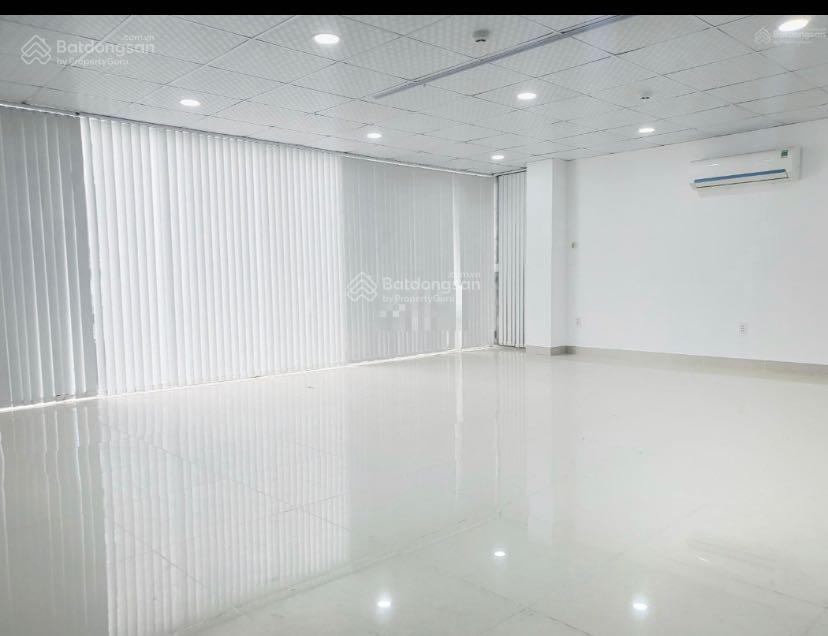 Mặt tiền trần đình xu, q1  ngang 7m, khu kinh doanh sầm uất